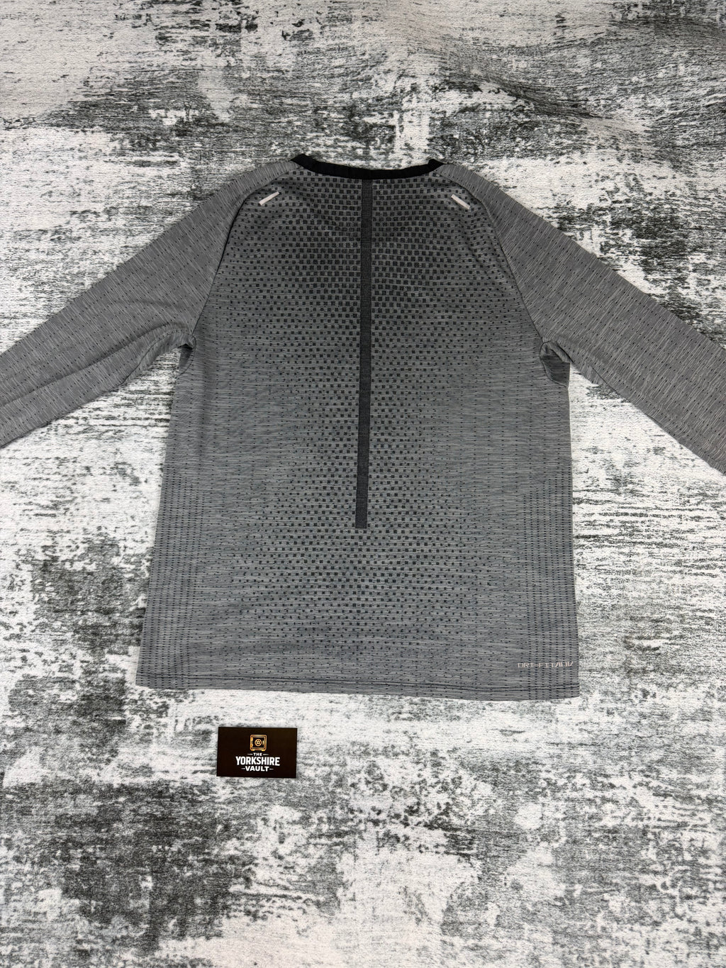 Men Nike rise 365 long sleeve t shirt