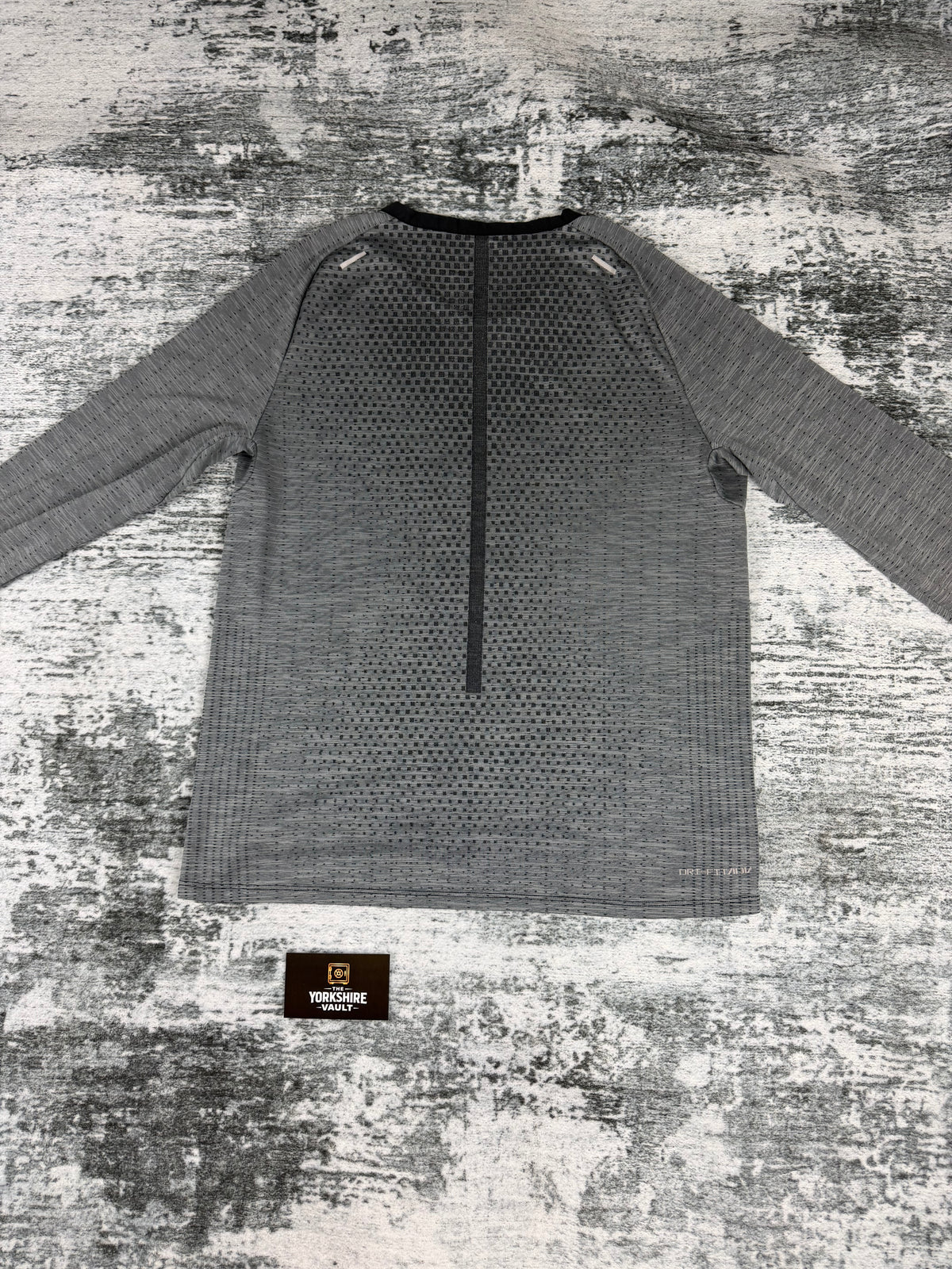 Men Nike rise 365 long sleeve t shirt