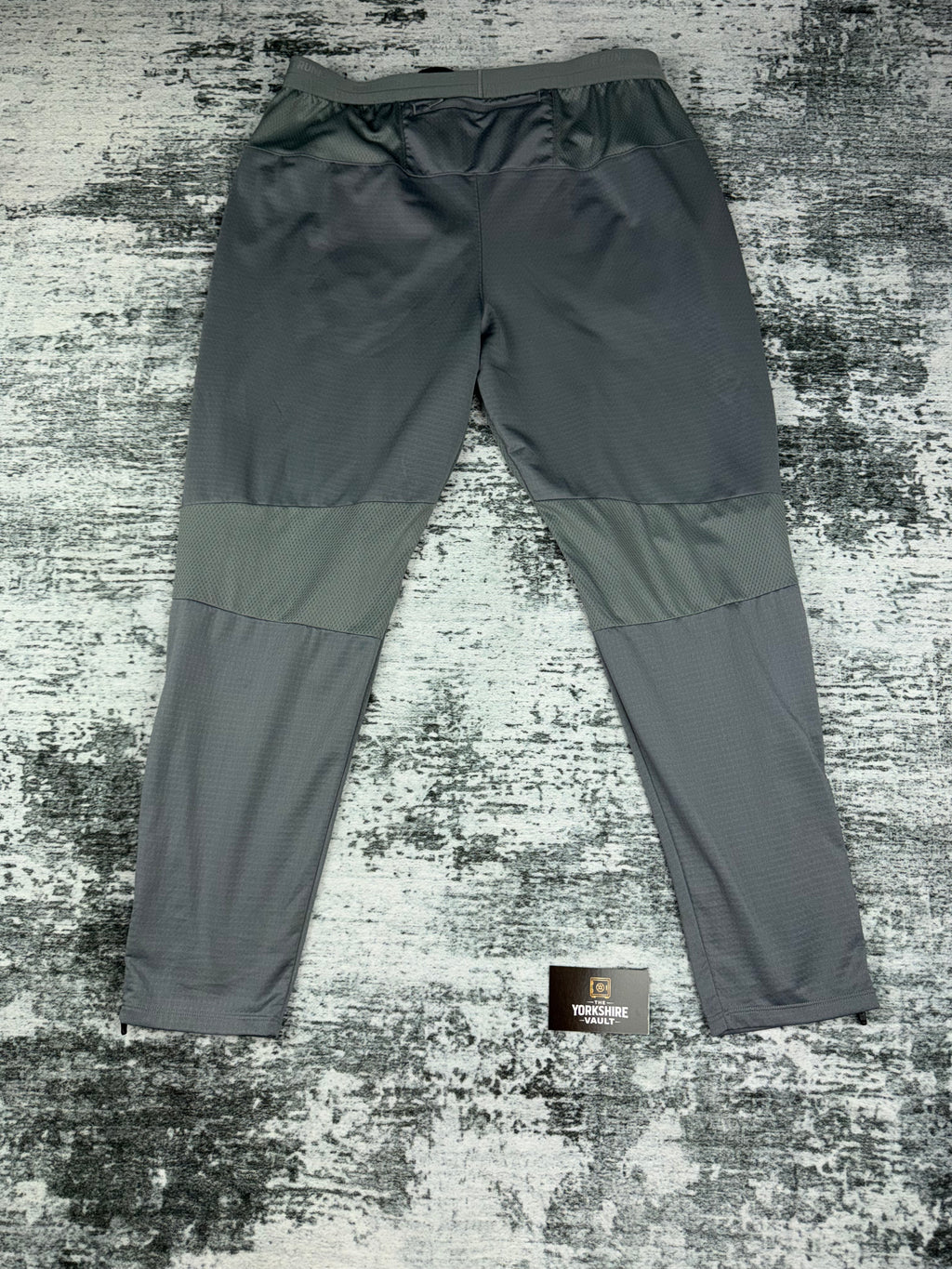 Men’s Nike element pants