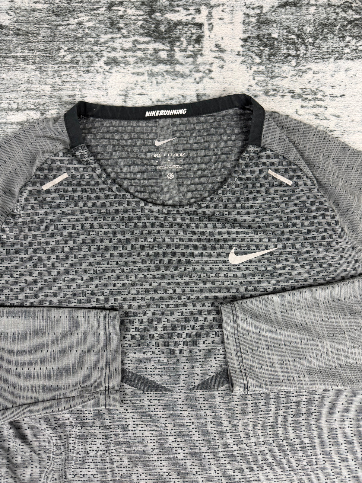 Men Nike rise 365 long sleeve t shirt