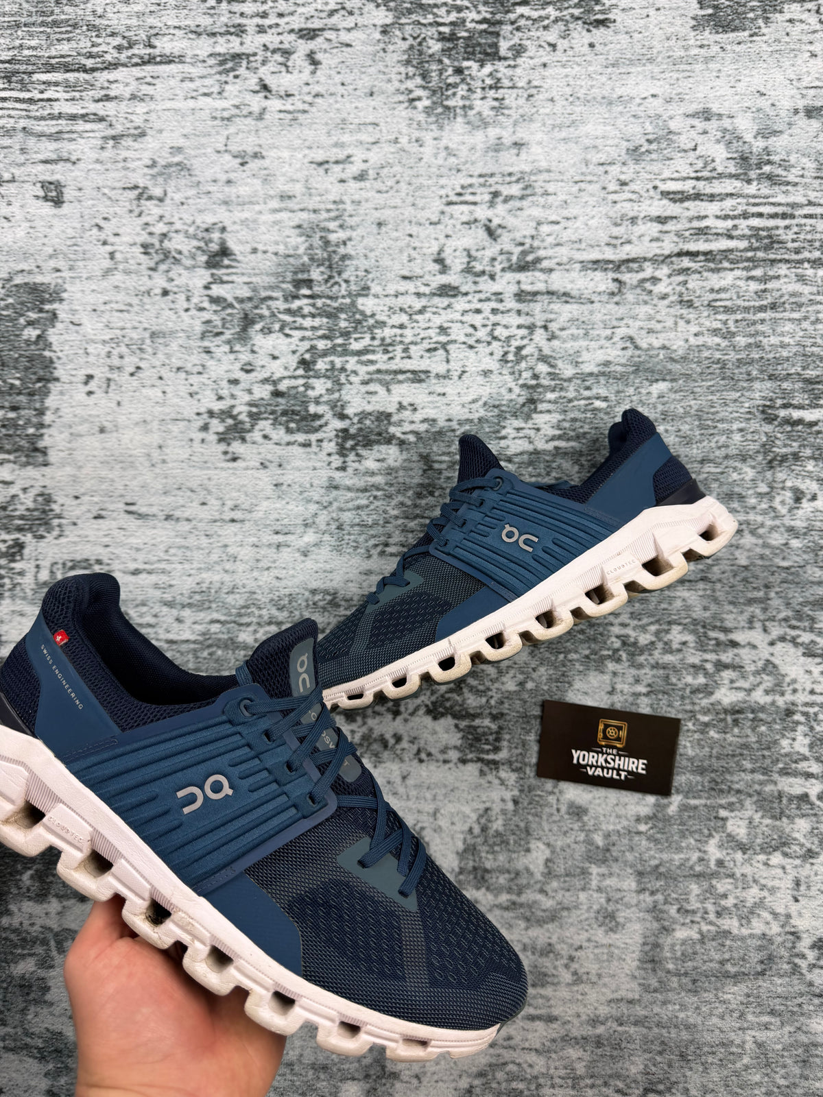 Men’s on cloud trainers