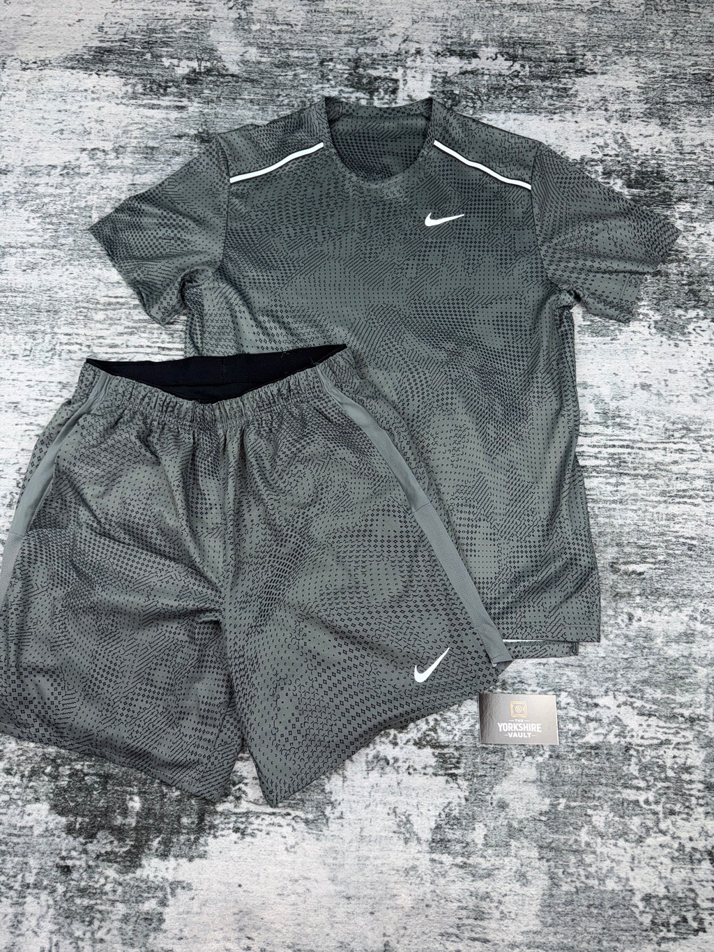 Men’s Nike miller set