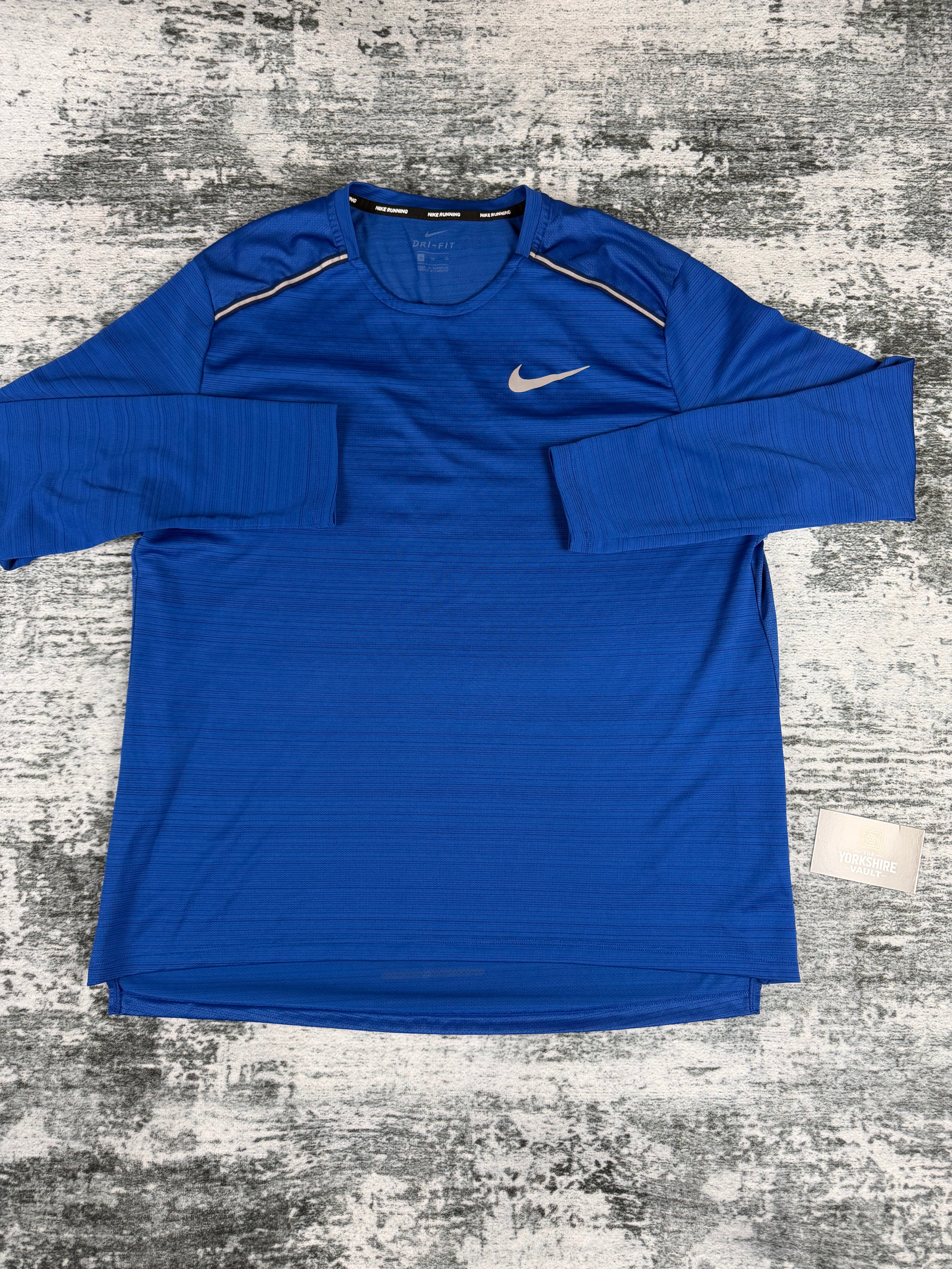 Men’s Nike long sleeve miller top
